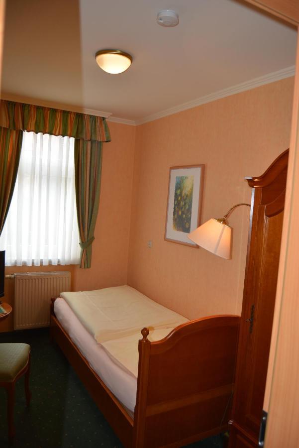 Hotel Alter Kutschenbauer - Вернигероде Экстерьер фото